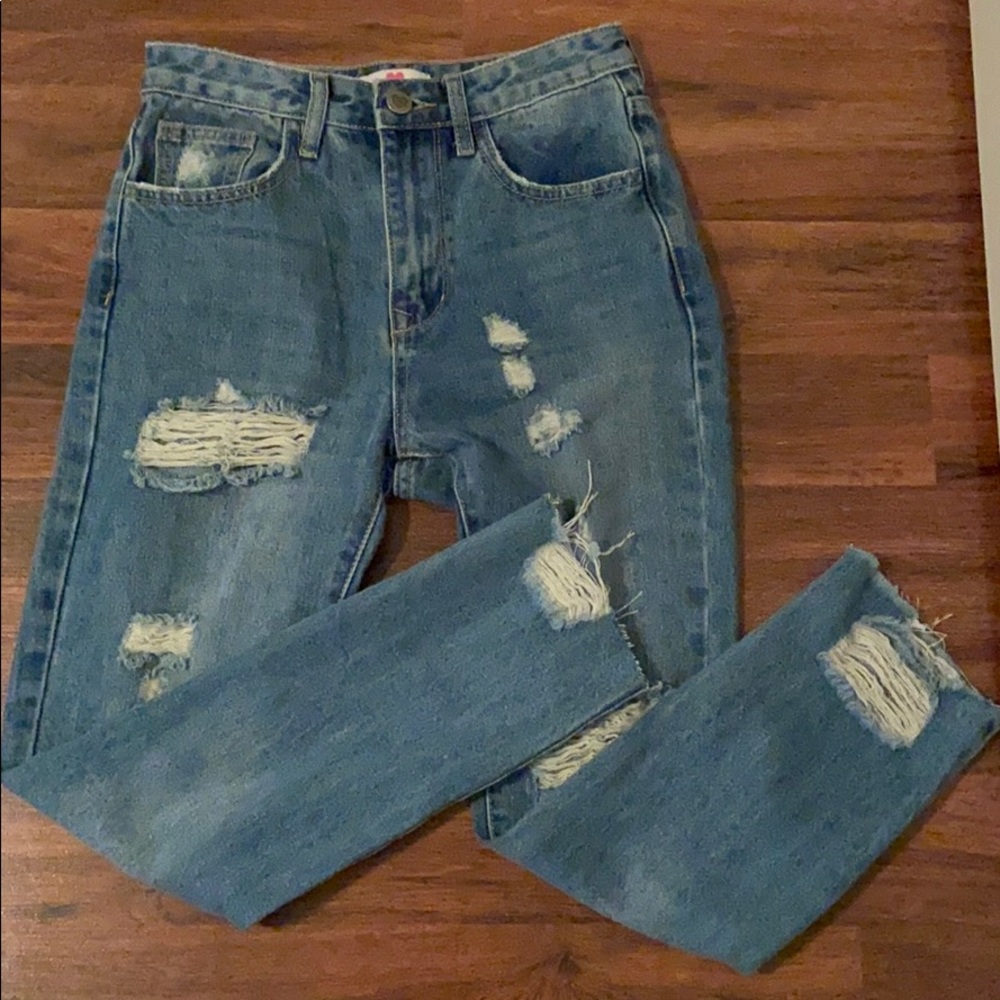Boyfriend distressed jeans